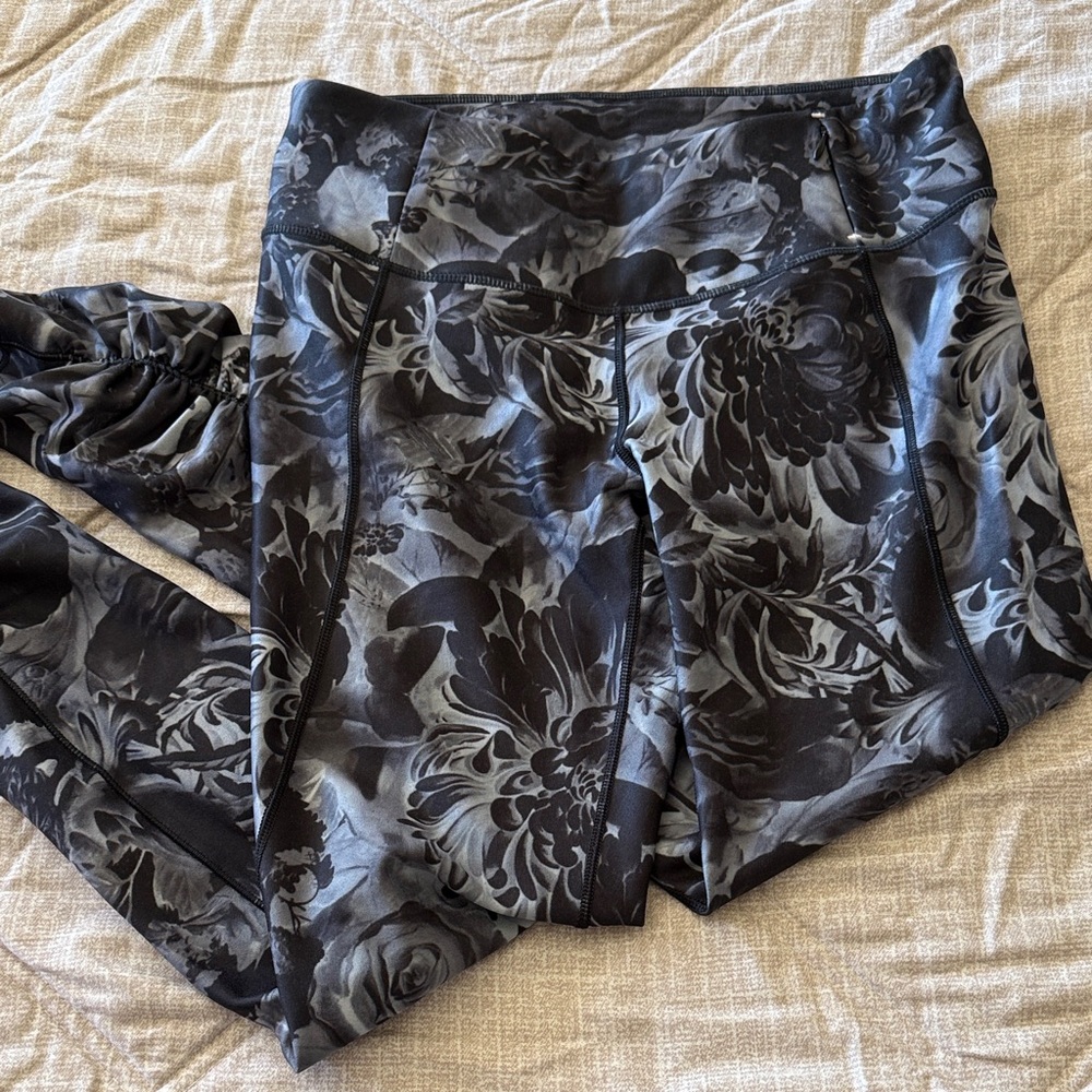 CALIA by Carrie Underwood Black Floral Leggings